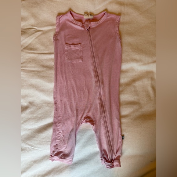 Kyte BABY Other - Kyte Sleeveless Pink Zip Romper